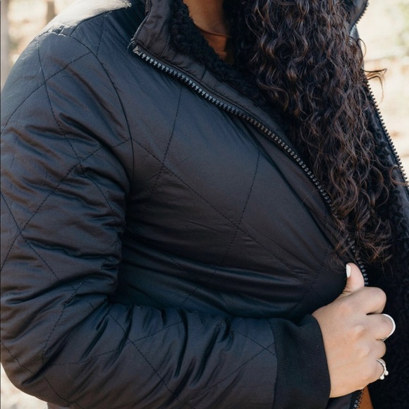 CJLA Allie reversible quilted/ Sherpa Jacket - Picture 5 of 6